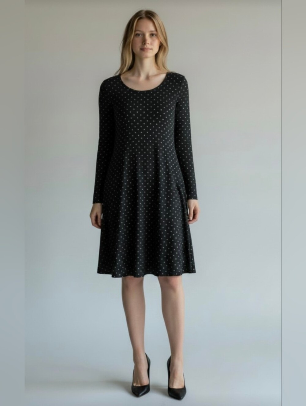 OLD NAVY! BLACK & WHITE MICRO POLKA DOTTED, LONG SLEEVE  KNIT DRESS! SZ L